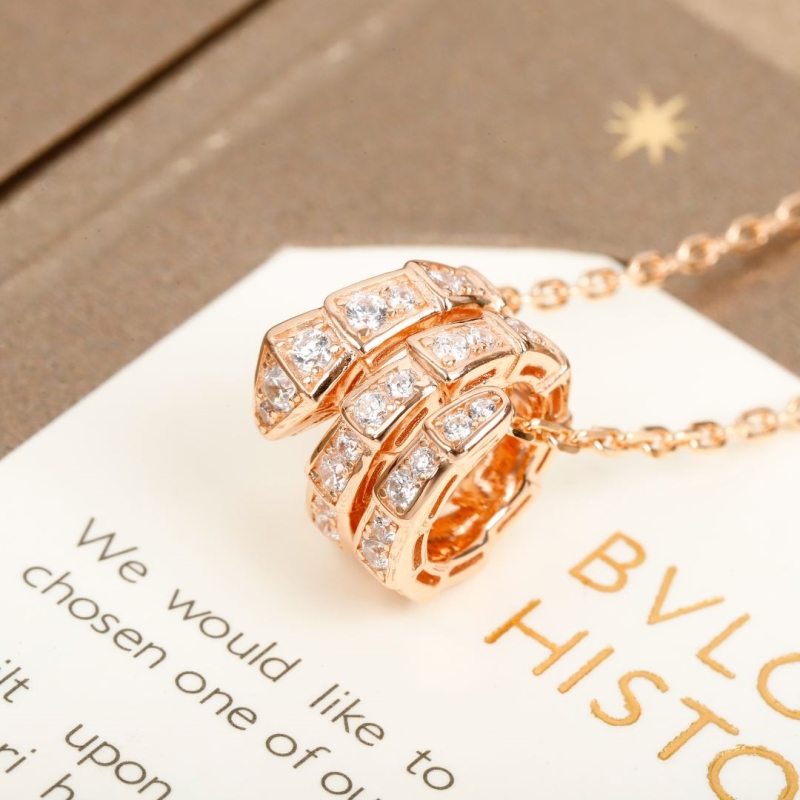 Bv1g*ai necklaces